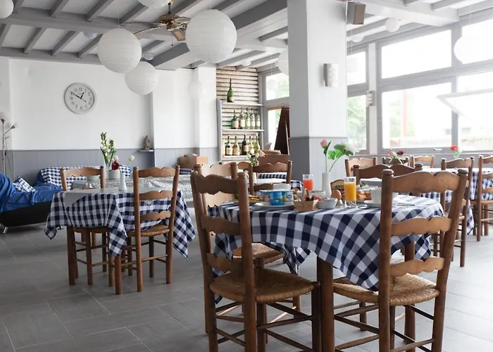 Le Pavillon Bleu Hotel Restaurant