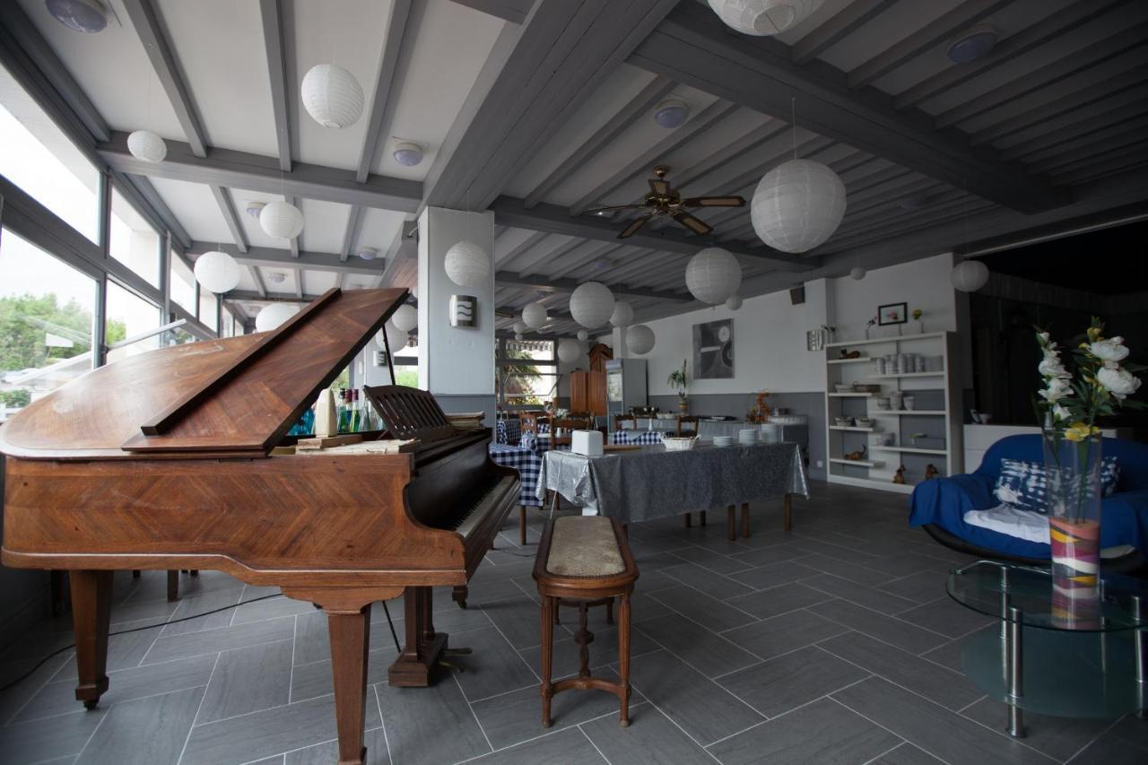 Le Pavillon Bleu Restaurant